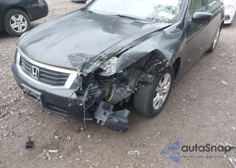 2010 Honda Accord Lxp z USA, uszkodzony, nr VIN 1HGCP2F40AA193732